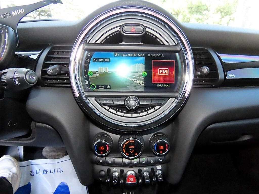 Mini Cooper — photo 13