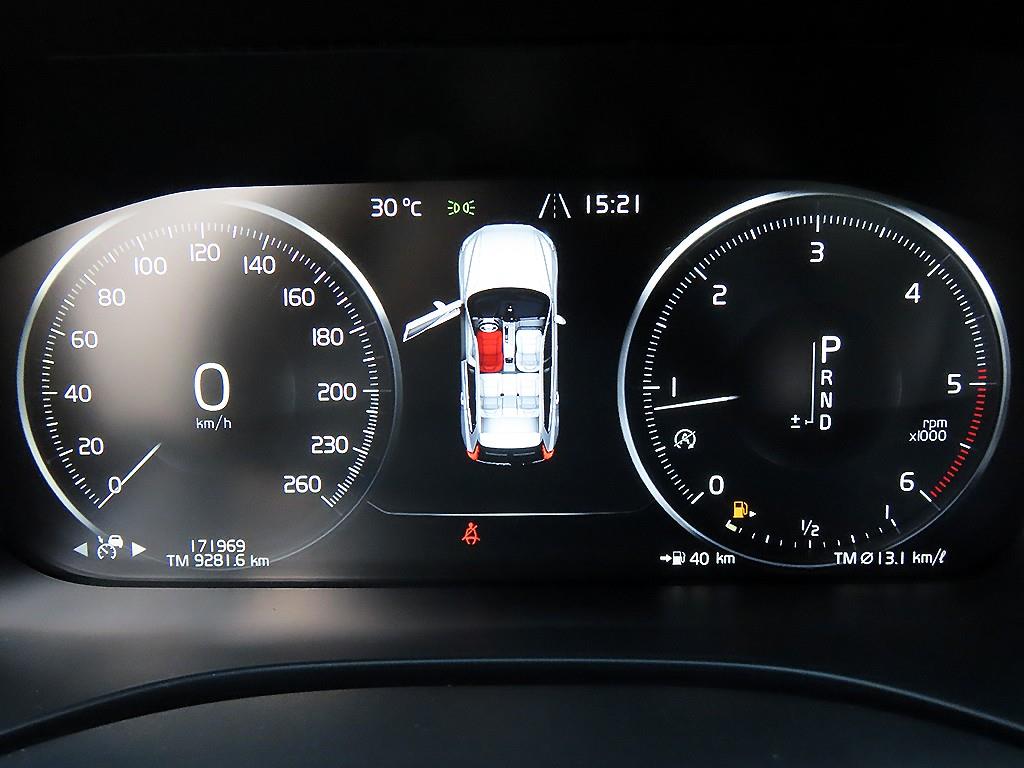 Volvo XC60 — photo 09