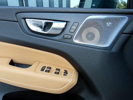 Volvo XC60 — photo 11