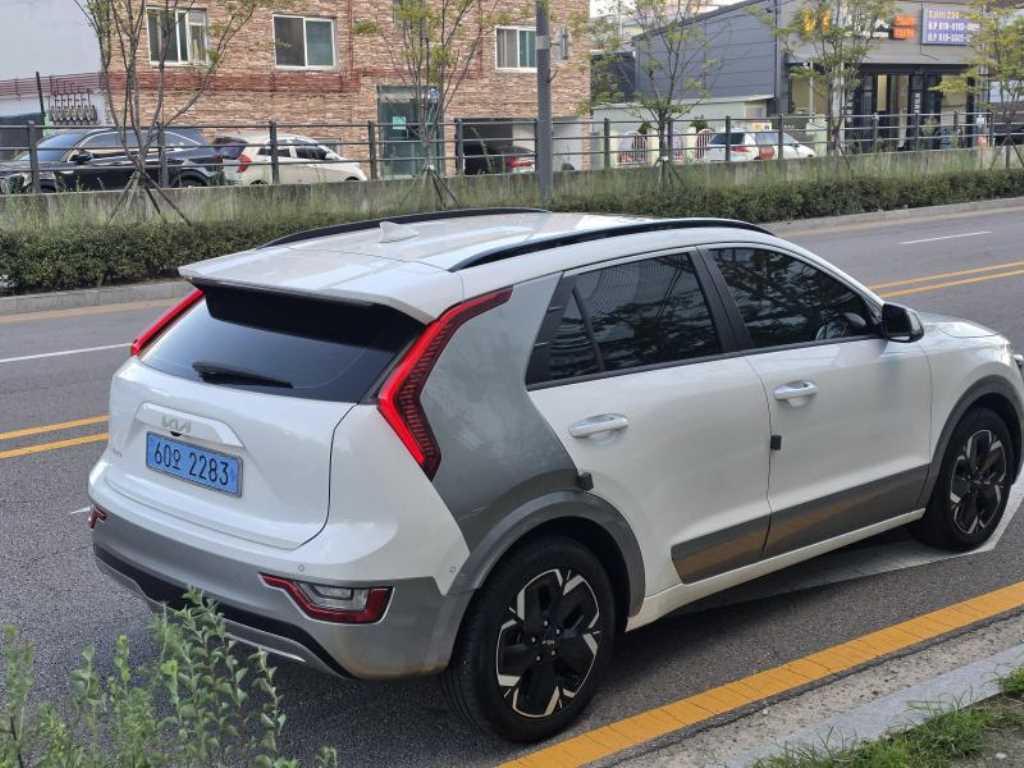 Kia Niro — photo 05