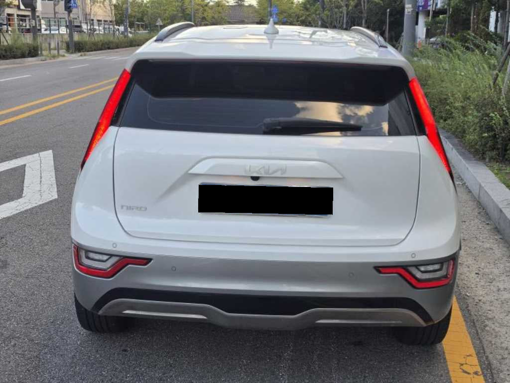 Kia Niro — photo 06
