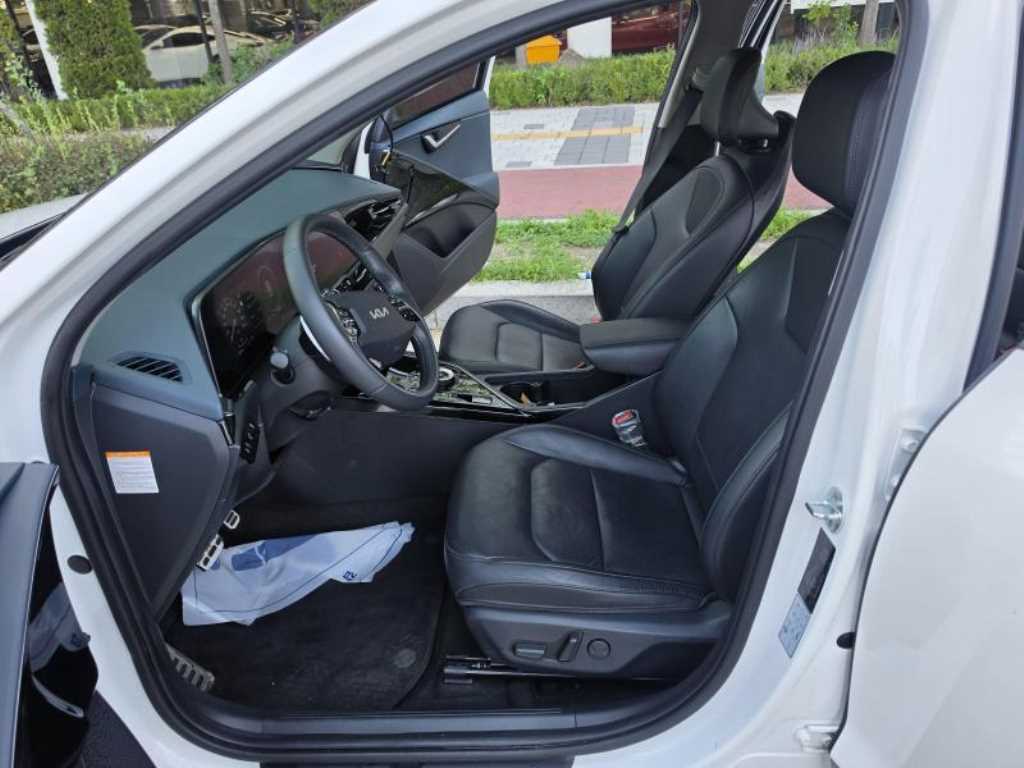 Kia Niro — photo 09