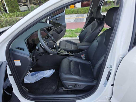Kia Niro — photo 09