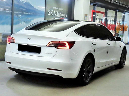 Tesla Model 3 — photo 04