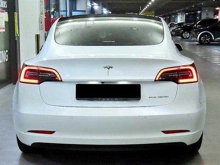 Tesla Model 3 — photo 05