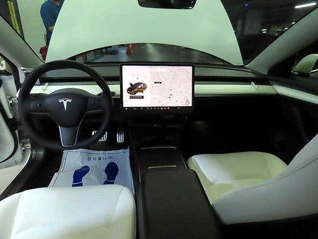 Tesla Model 3 — photo 10
