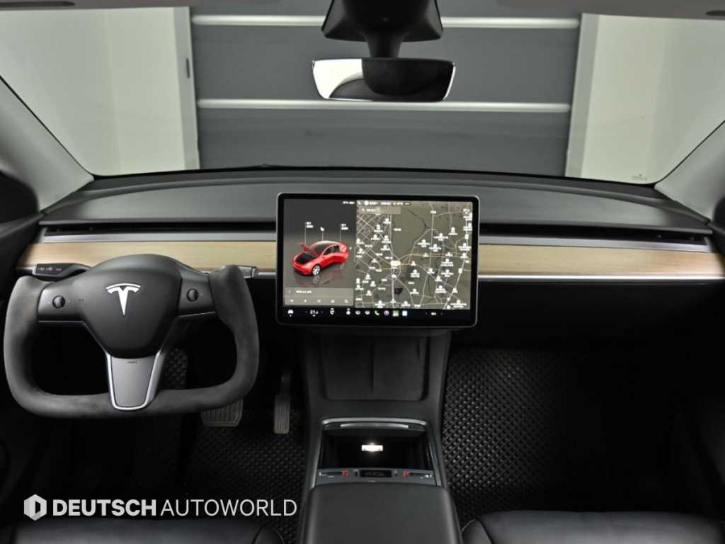 Tesla Model Y — photo 07
