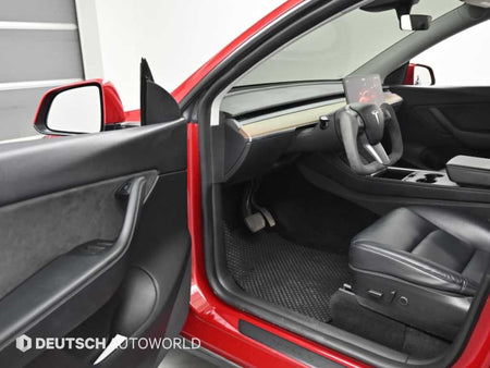 Tesla Model Y — photo 11