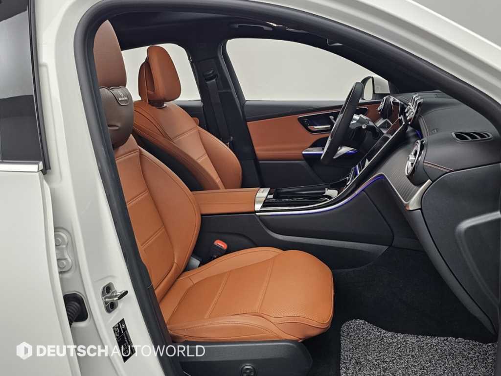 Mercedes-Benz GLC-Class — photo 10
