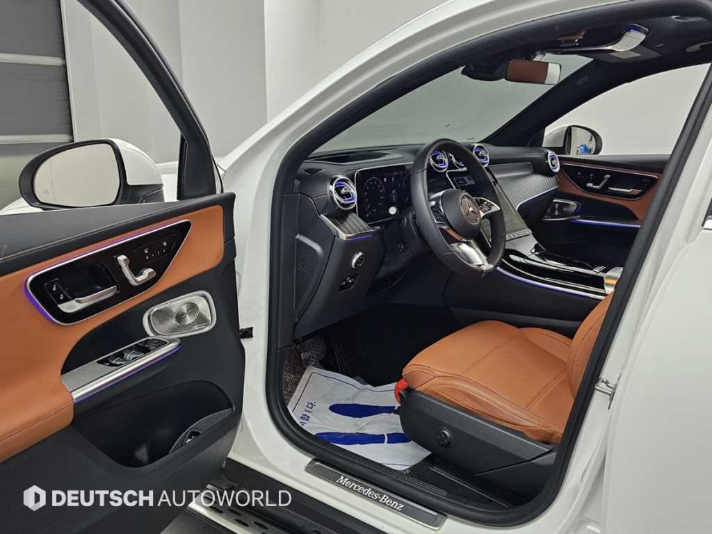 Mercedes-Benz GLC-Class — photo 11