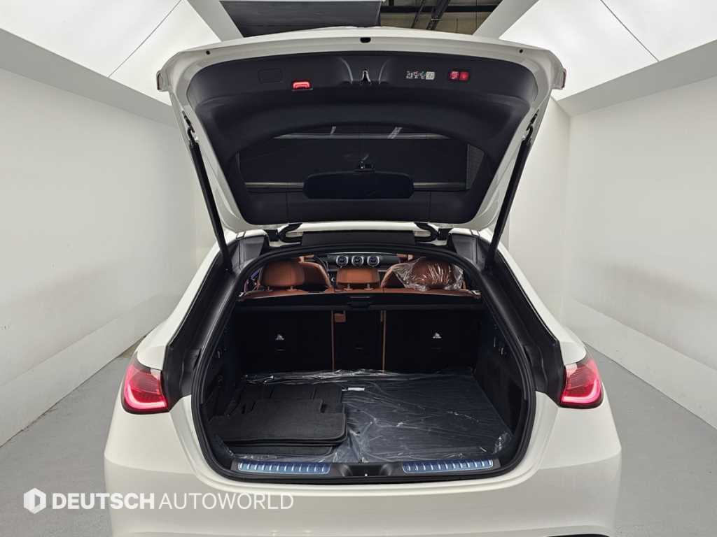 Mercedes-Benz GLC-Class — photo 19