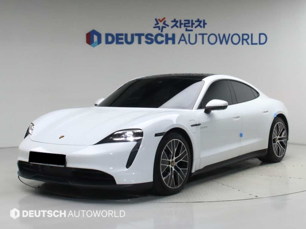 Porsche Taycan — photo 01