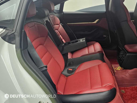 Porsche Taycan — photo 12