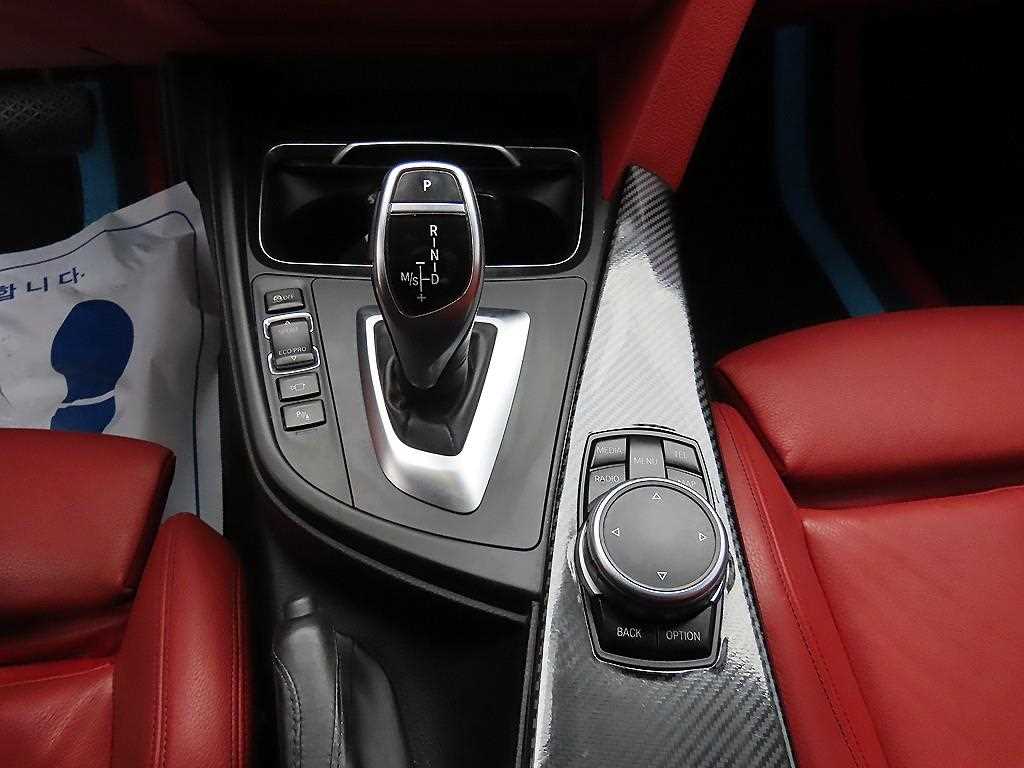 BMW 4-Series — photo 11