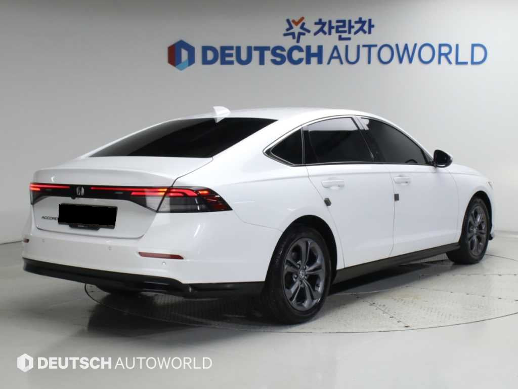 Honda Accord — photo 02