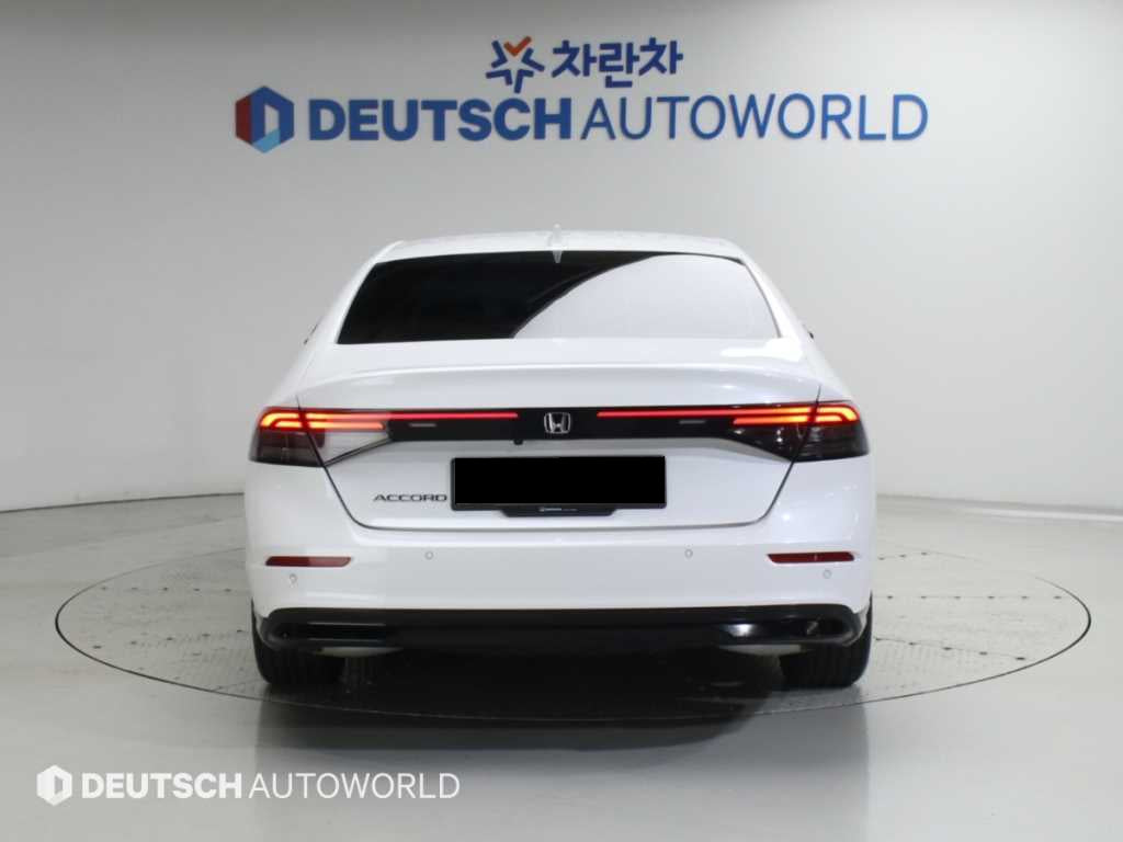Honda Accord — photo 04