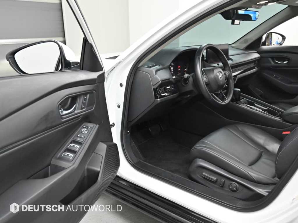 Honda Accord — photo 11