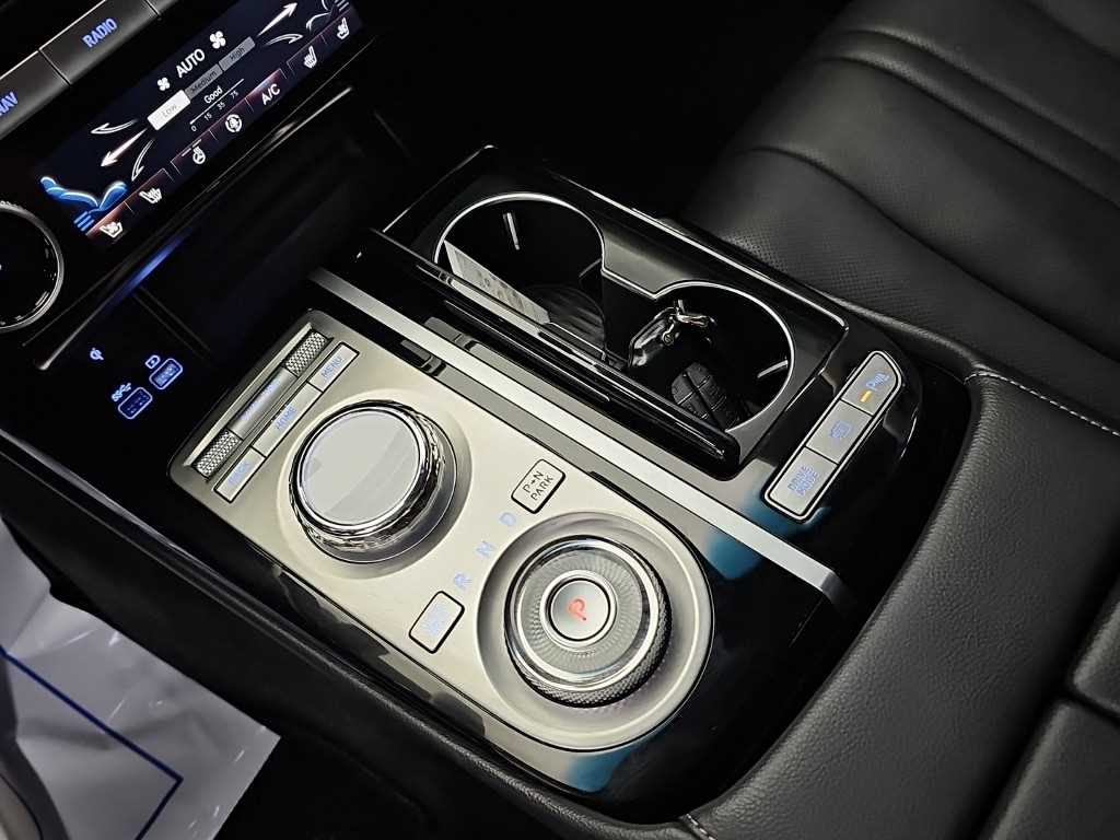 Genesis G80 — photo 08