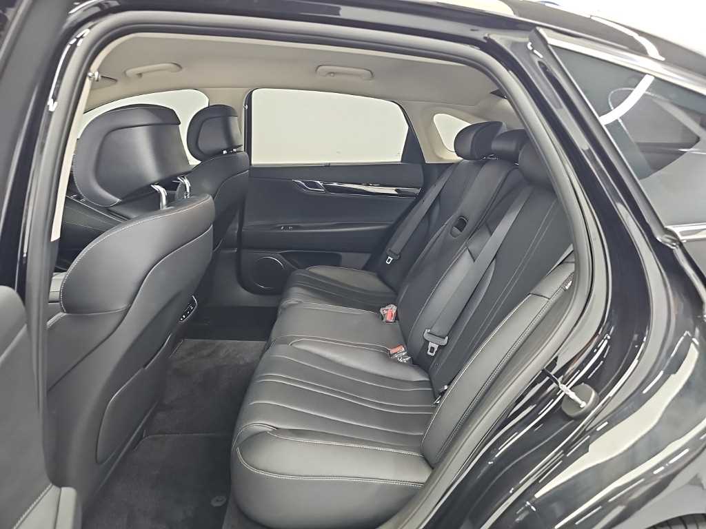 Genesis G80 — photo 12