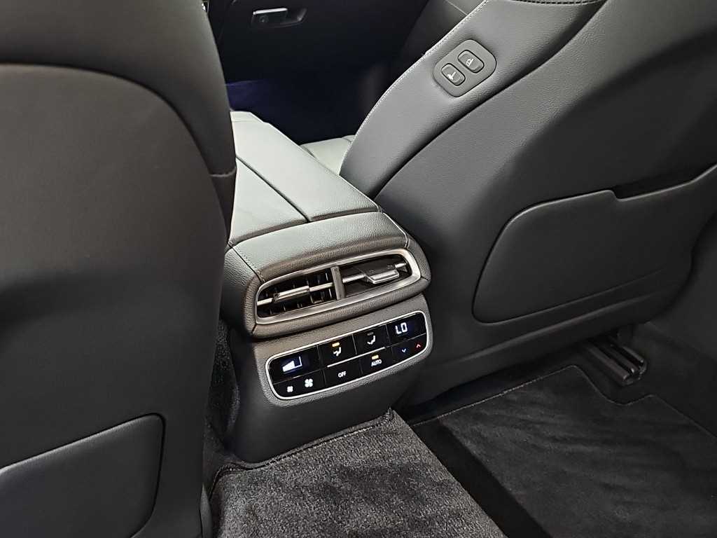 Genesis G80 — photo 13
