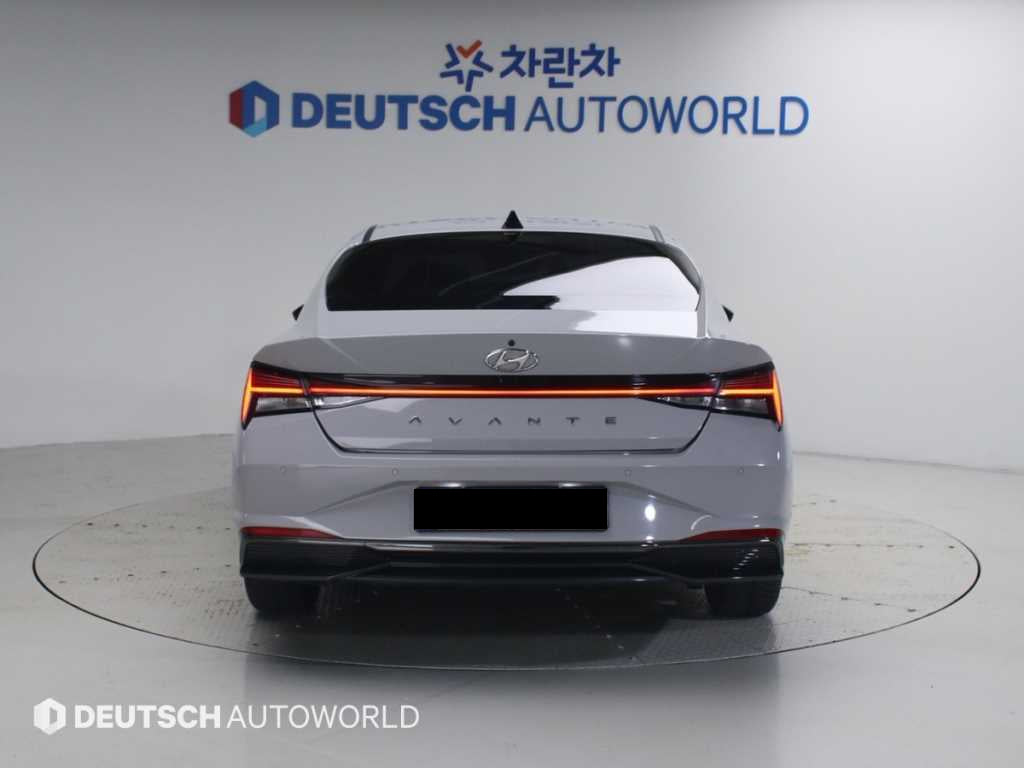 Hyundai Avante — photo 04