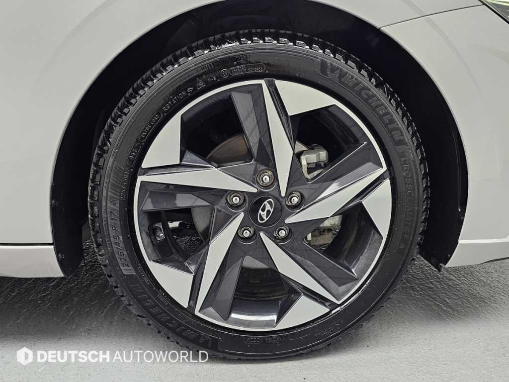 Hyundai Avante — photo 05