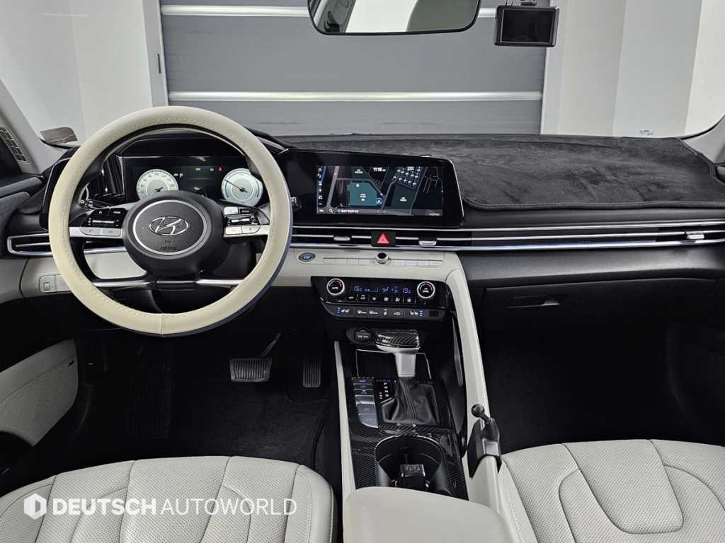 Hyundai Avante — photo 07