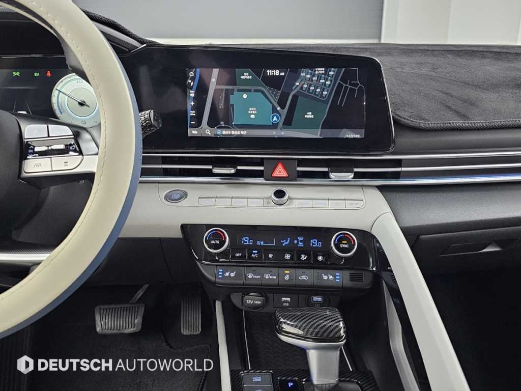 Hyundai Avante — photo 14