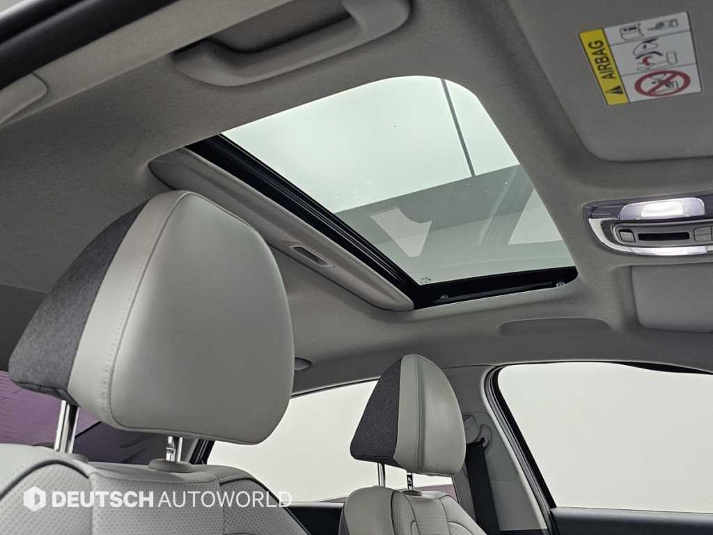Hyundai Avante — photo 18