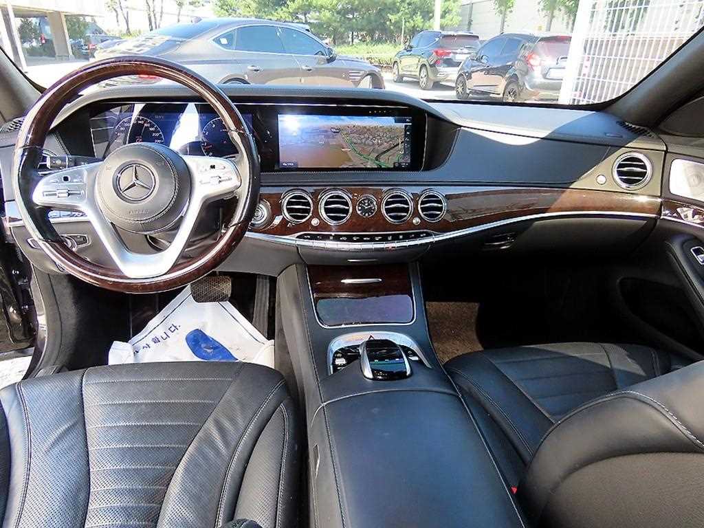 Mercedes-Benz S-Class — photo 07