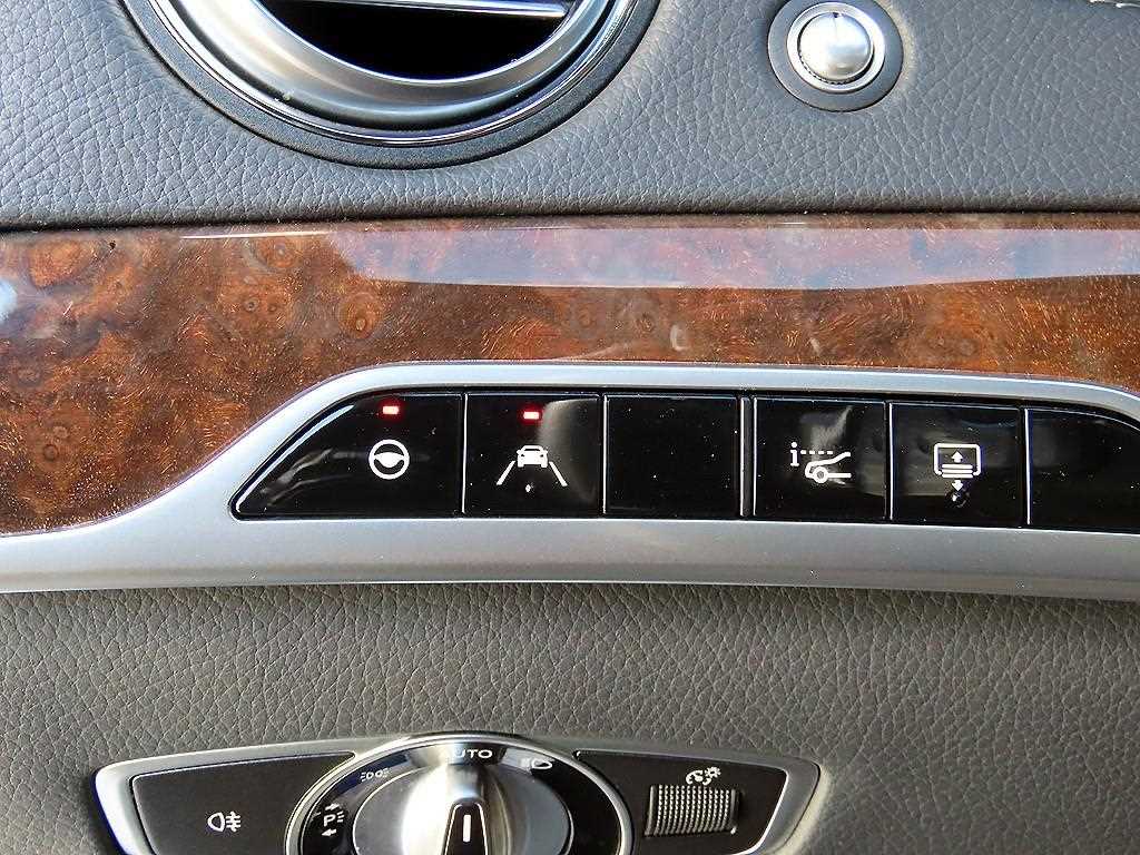 Mercedes-Benz S-Class — photo 12