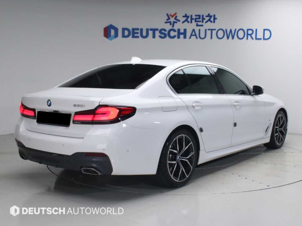 BMW 5-Series — photo 02
