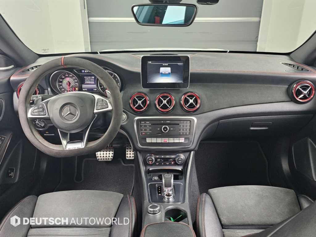 Mercedes-Benz CLA-Class — photo 07