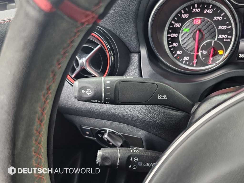Mercedes-Benz CLA-Class — photo 16