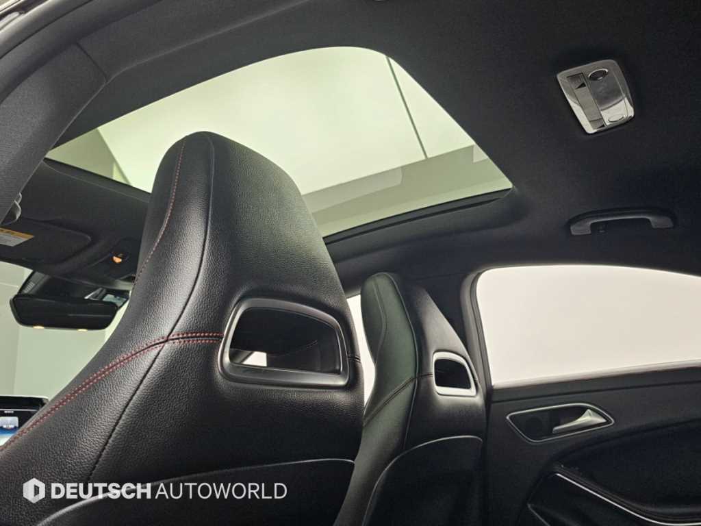 Mercedes-Benz CLA-Class — photo 18
