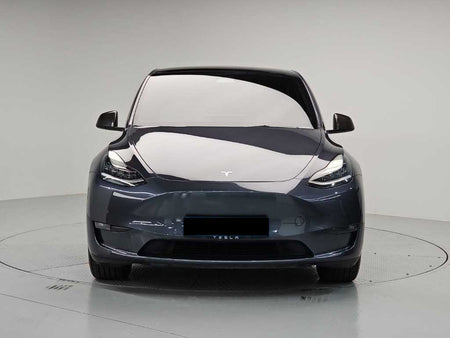 Tesla Model Y — photo 02