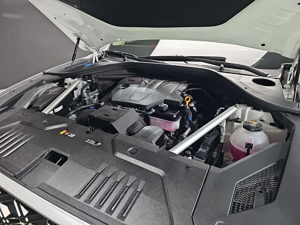 Genesis GV70 — photo 05