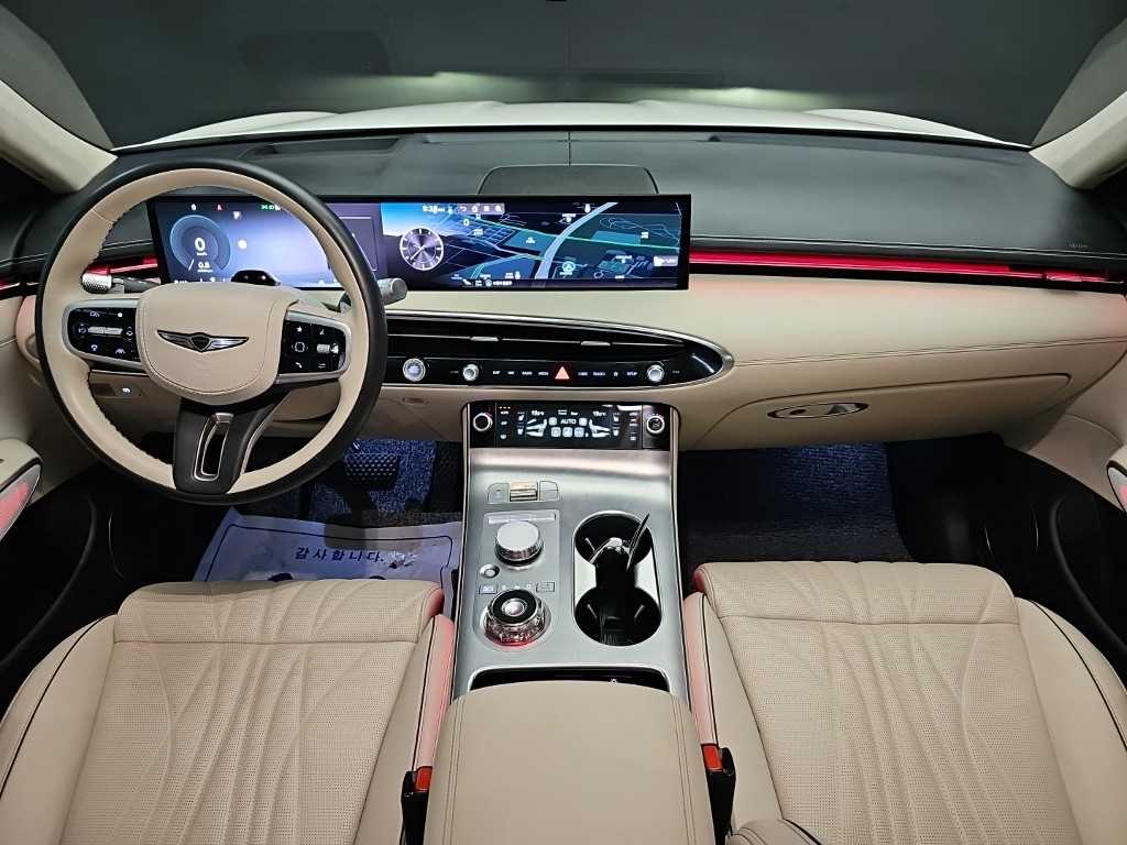 Genesis GV70 — photo 07