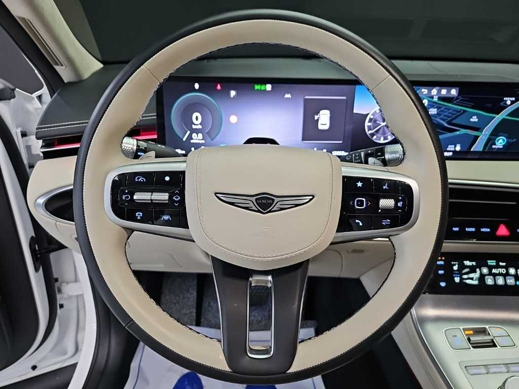 Genesis GV70 — photo 09