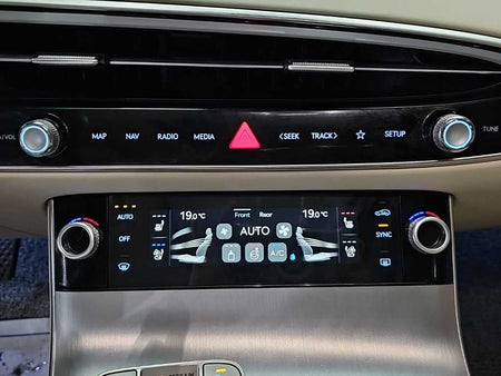 Genesis GV70 — photo 10