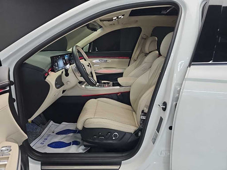 Genesis GV70 — photo 11