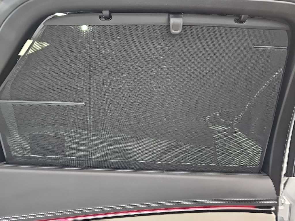 Genesis GV70 — photo 13