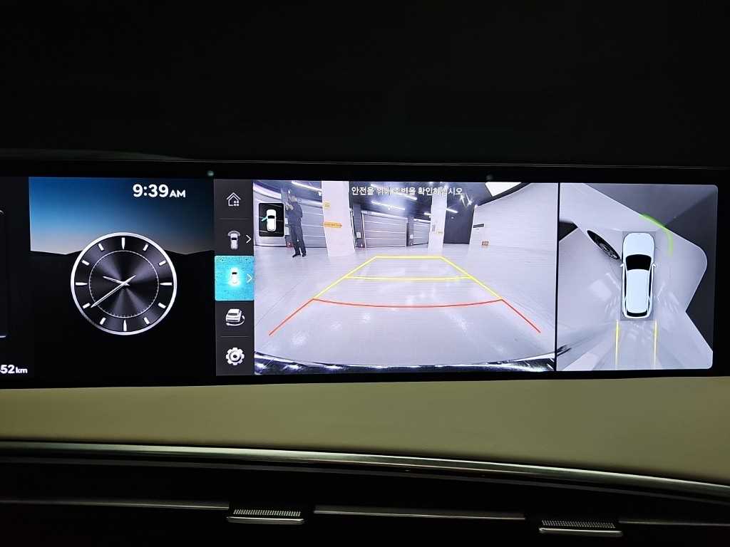 Genesis GV70 — photo 17