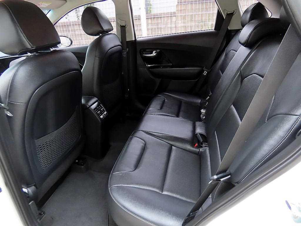Kia Niro — photo 06