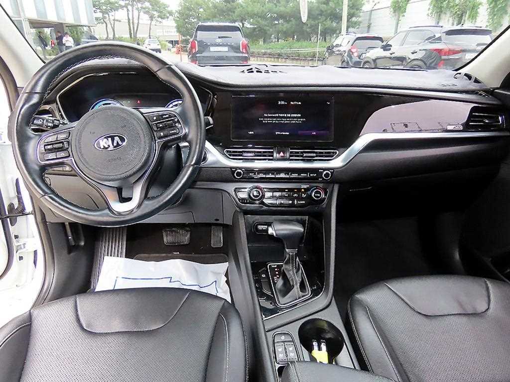Kia Niro — photo 07