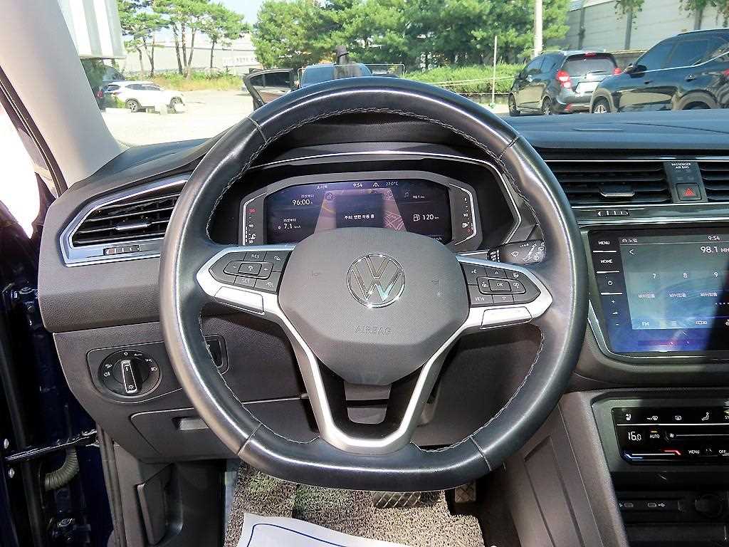 Volkswagen Tiguan — photo 08