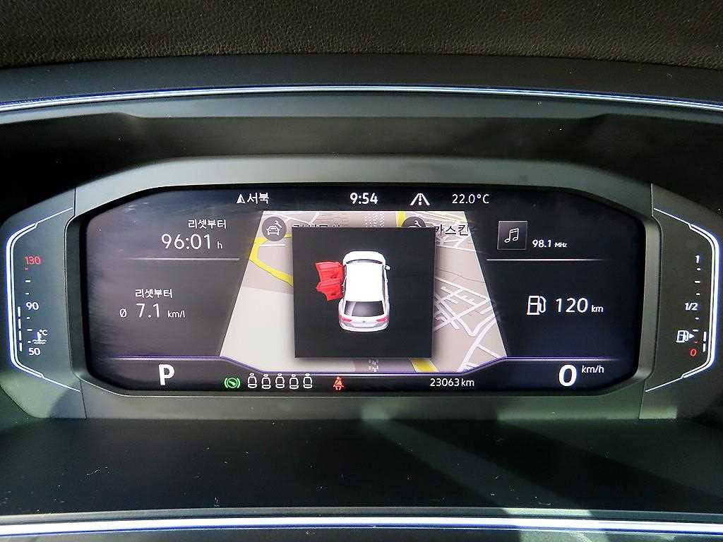 Volkswagen Tiguan — photo 09