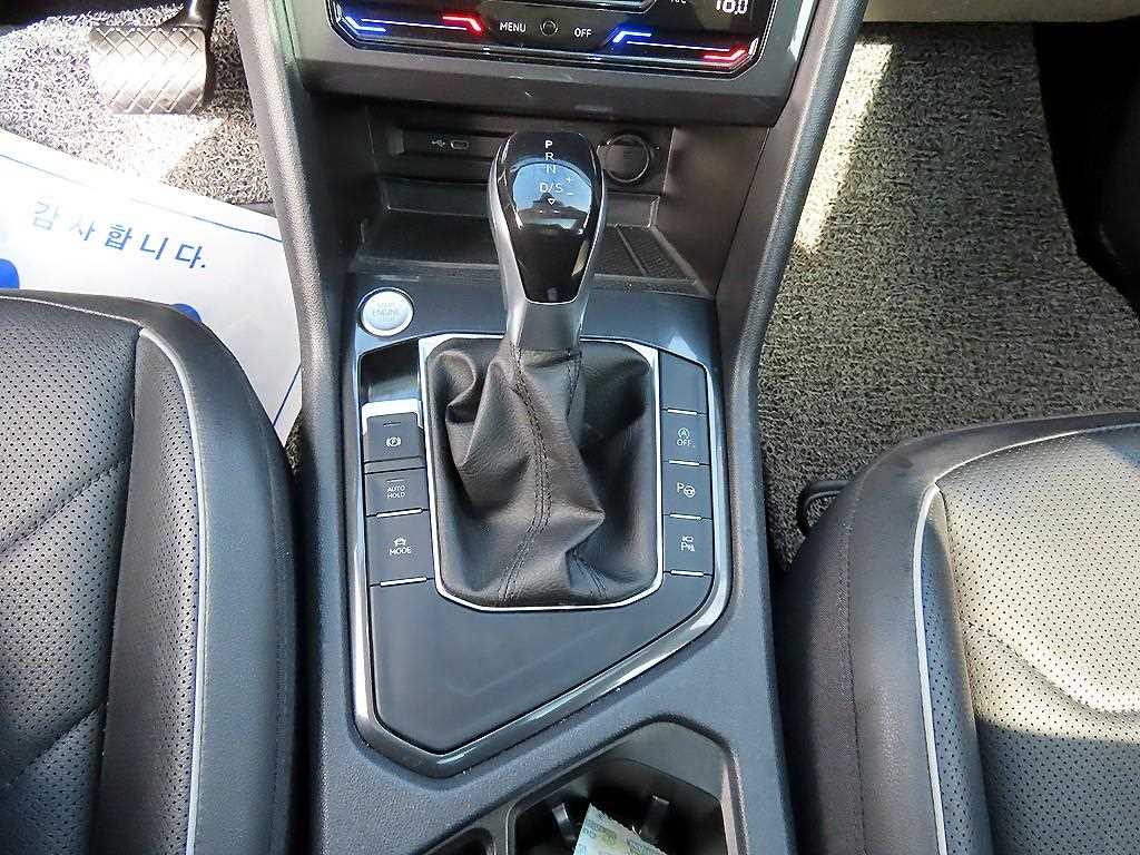 Volkswagen Tiguan — photo 11