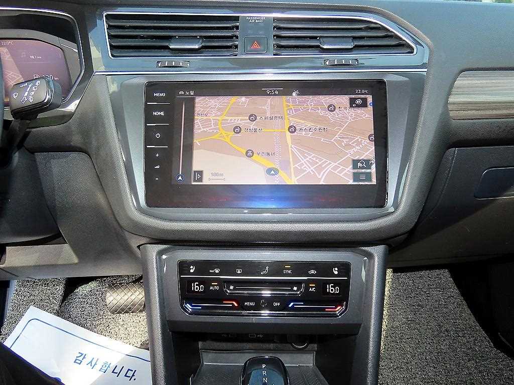 Volkswagen Tiguan — photo 13