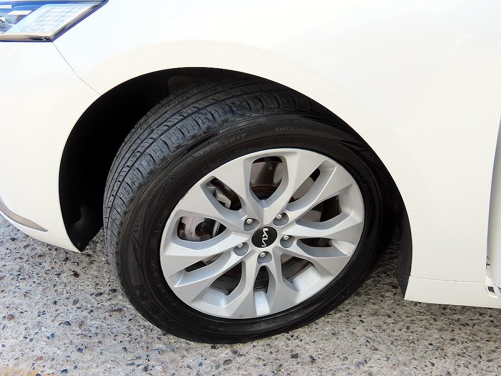 Kia K8 — photo 20